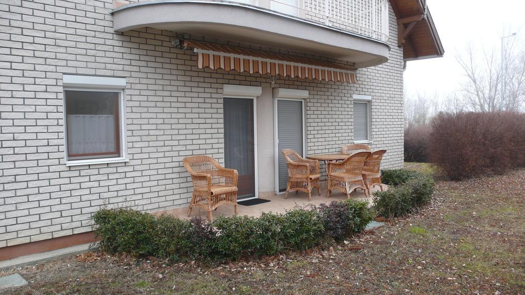 Ferienwohnung Nyarido Apartman Alsóörs Exterior foto