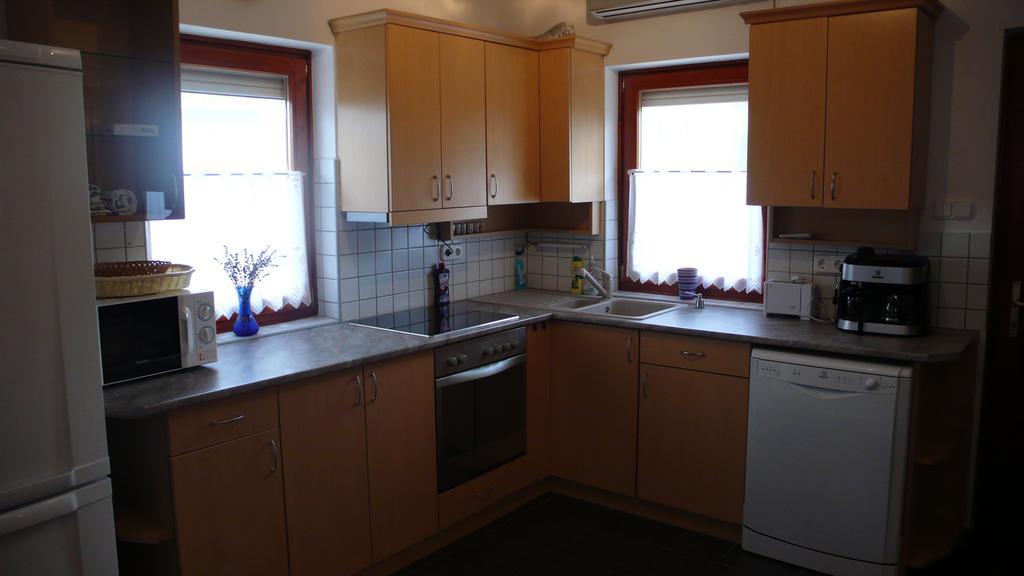 Ferienwohnung Nyarido Apartman Alsóörs Exterior foto